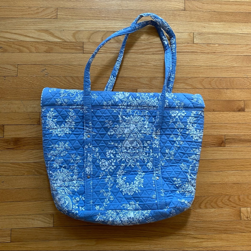 Isabella’s Journey quilted travel bag - Picture 9 of 11